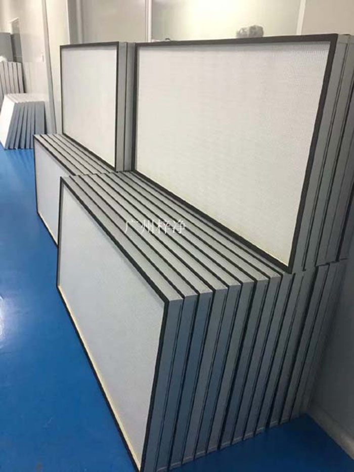 ULPA級超高效空氣過濾器適用于10000級-100級潔凈系統，空調系統，因此產品已廣泛應用于電子、微電子、半導體、光器件、生物和醫(yī)藥線路、照相機和光學儀器、精密機械等多個領域。